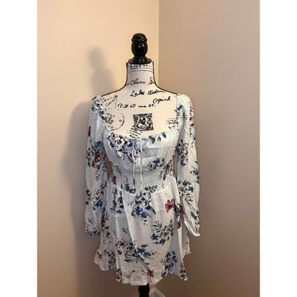 Urban Outfitters Lumiere Ivory/Red/Blue Floral Print Dress SZ M - Picture 2 of 16